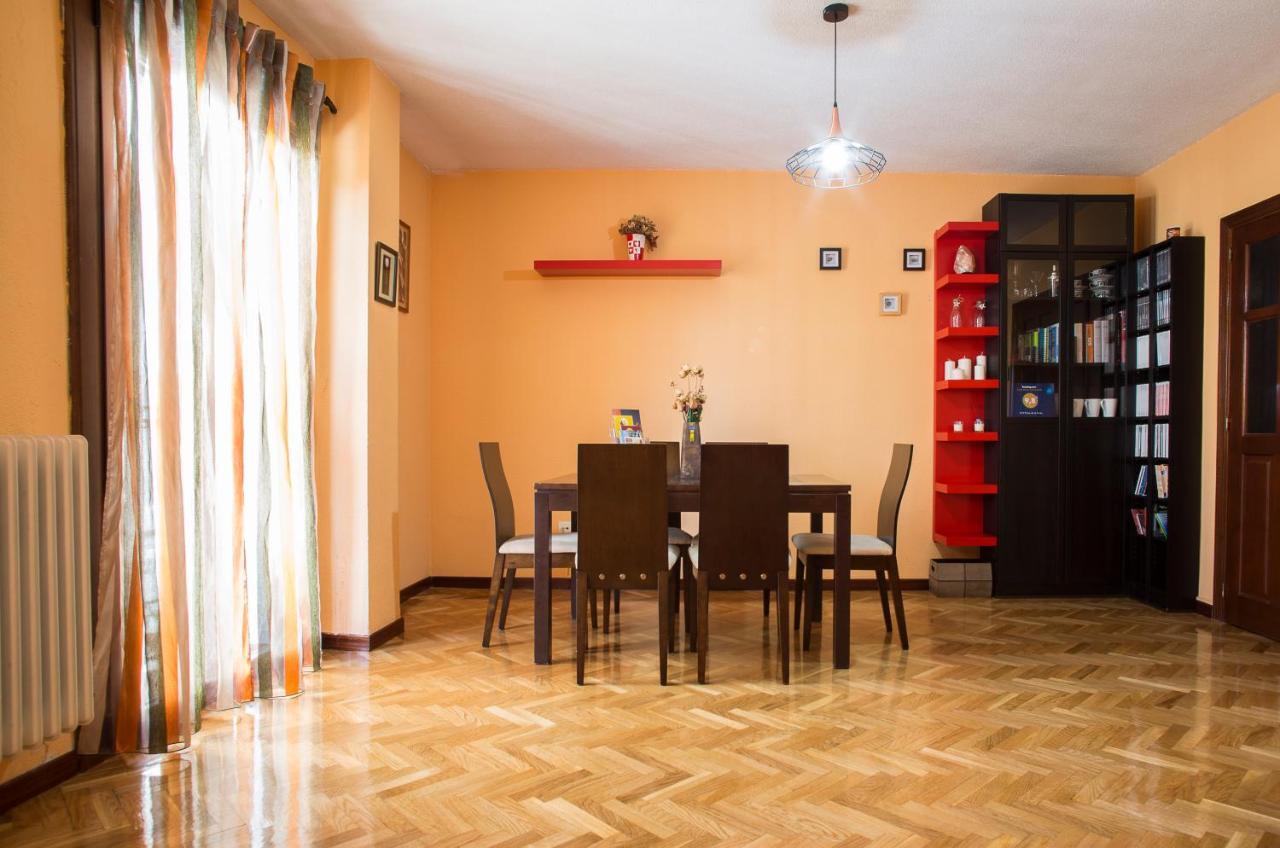 Vut Plaza De La Fruta Apartment Avila Bagian luar foto
